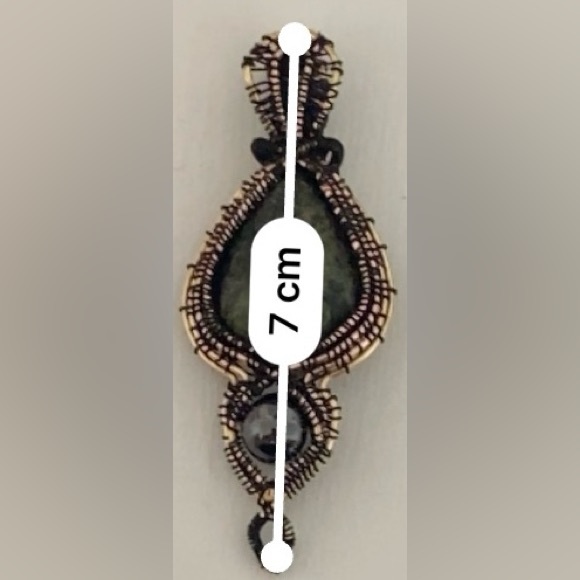 Epidote pendant - Picture 8 of 10